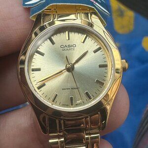 Casio Watch for Ladies or teen , new item, Stainless Steel, 30mm Diameter